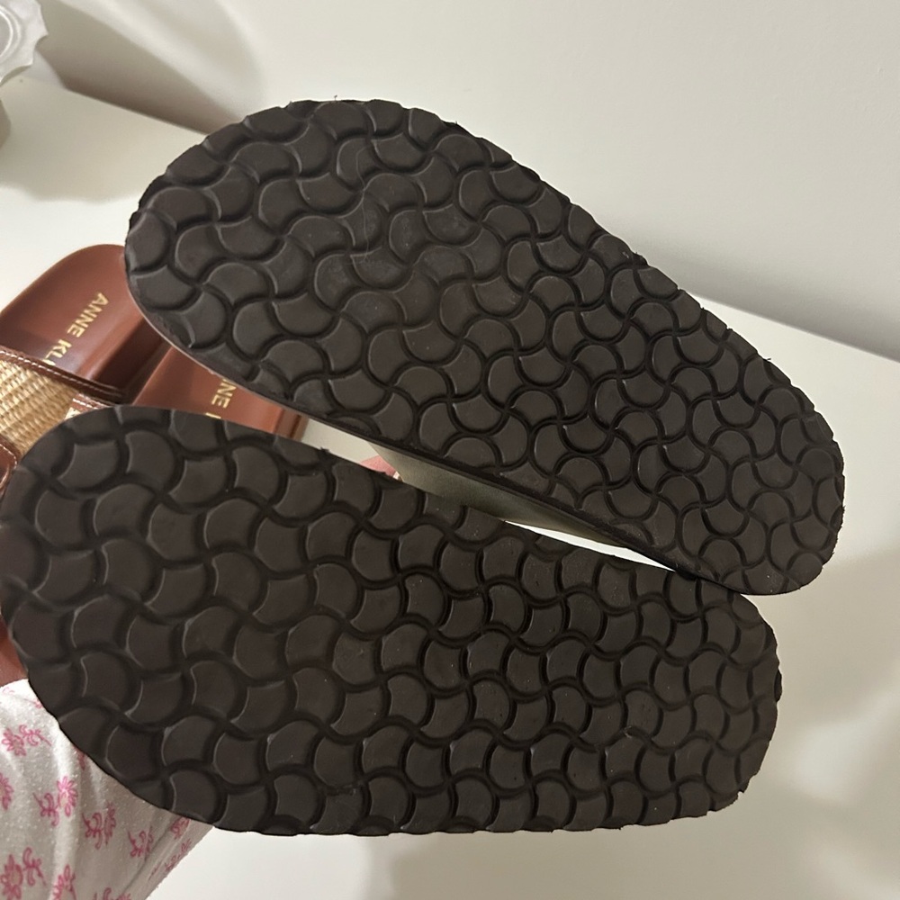 Cushionare Sandal - Picture 2 of 2